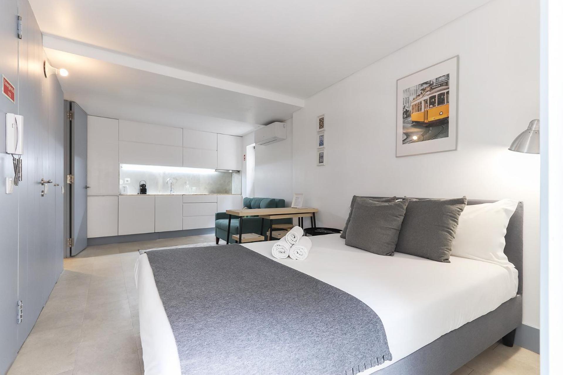 Апартаменты Alfama Modern Loft By Homing Лиссабон Экстерьер фото